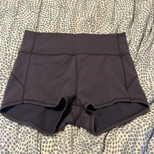 lululemon In Movement 2.5” Shorts Size 10 in Moonwalk